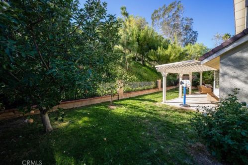 22114 Pamplico Dr, Santa Clarita CA  91350-2186 exterior