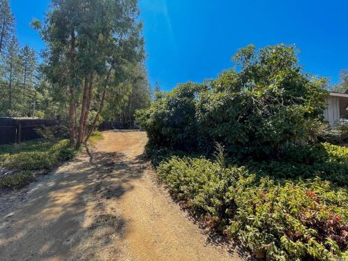 22619 Eastside Rd, Willits CA  95490-9780 exterior