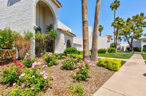 7073 Mcdonald Dr, Scottsdale AZ  85253-5328 exterior