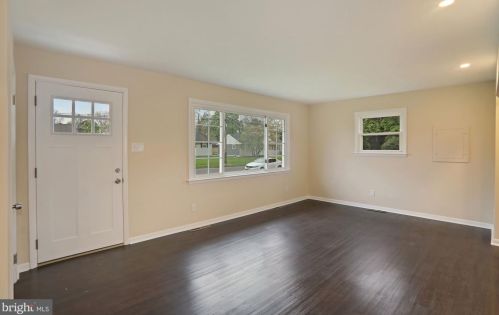 237 Grand Ave, Blenheim NJ  08012-3843 exterior