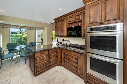 15815 Thistle Dr, Scottsdale AZ 85268-4446 exterior