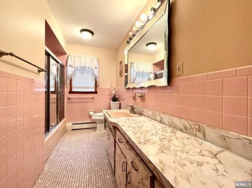 94 Maitland Pl, Outwater NJ  07026-1230 exterior