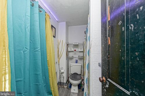 18 Roosevelt St, West Deptford NJ  08066-1028 exterior