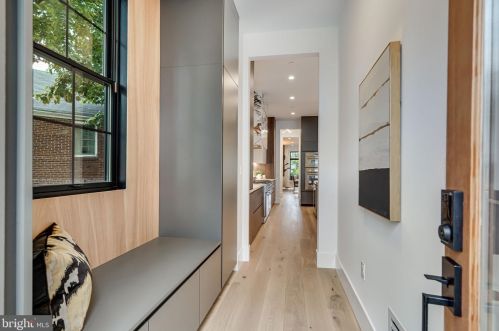 4915 Western Ave, Washington DC  20016-4319 exterior