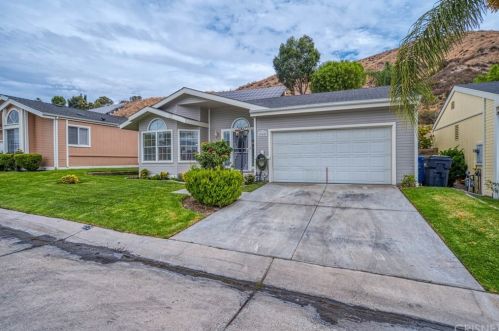 20049 Northcliff Dr, Santa Clarita CA  91351-5792 exterior