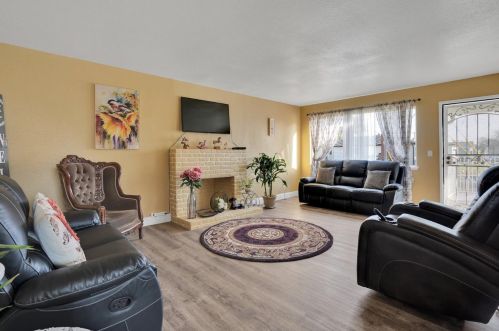 2213 Vicki Dr, Modesto CA  95350-3468 exterior