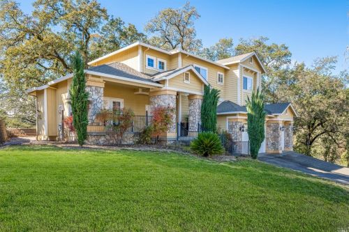 570 Tehuacan Rd, Ukiah, CA 95482-4196