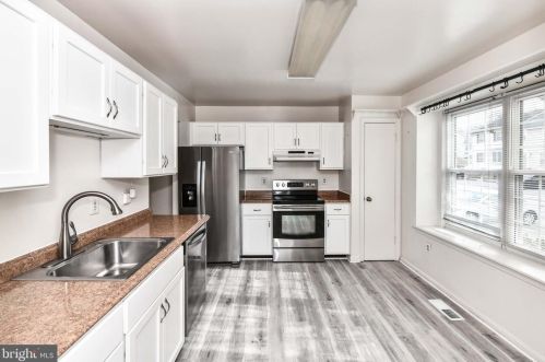6910 Trestle Ct, Lorton VA  22079-1210 exterior