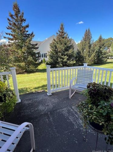 214 Brian Ln, Windsor CT  06095-1176 exterior