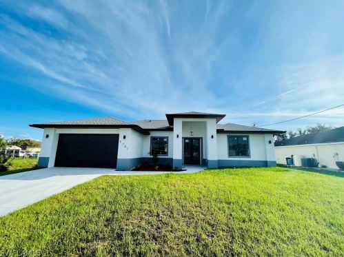 2701 2nd St, Lehigh Acres, FL 33936-1669