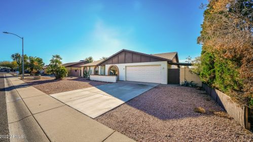 3821 Muriel Dr, Glendale, AZ 85308-3116