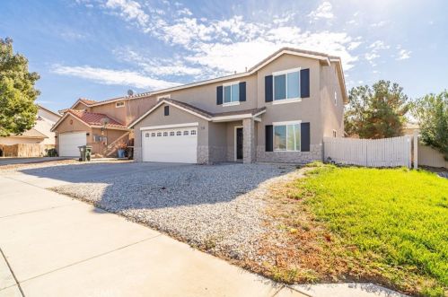 14738 Arabian Run Ln, Victorville, CA 92394-7394