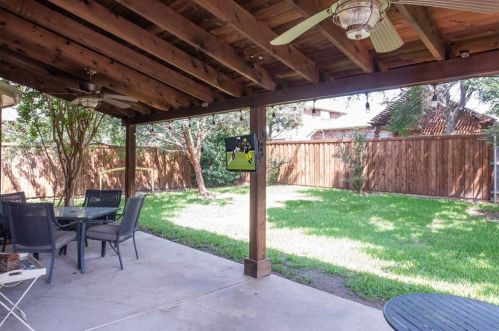 4500 Sandra Lynn Dr, Lewisville TX  75022-1004 exterior