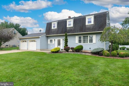 543 Flock Rd, Trenton, NJ 08690-1312