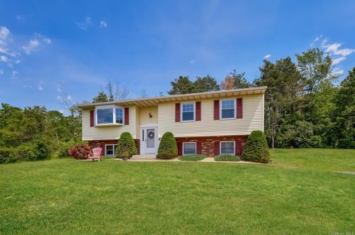 88 Creek Rd, Staatsburg, NY 12580-5624