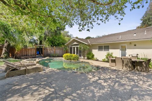 18931 Fernbrook Ct, Saratoga CA  95070-3424 exterior