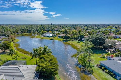 2206 Kings Lake Blvd, Naples, FL 34112-5329
