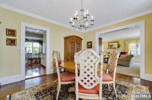 206 Melrose Pl, Ridgewood NJ  07450-4122 exterior