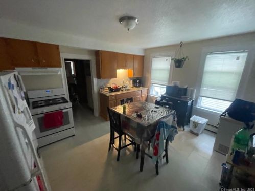 65 Roberts St, New Britain CT  06051-3415 exterior