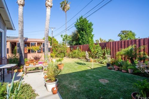6406 Fairbrook St, Long Beach, CA 90815-3405