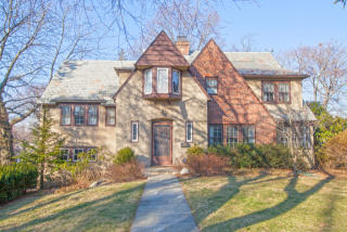 315 Cliff Ave, New Rochelle, NY 10803-2222