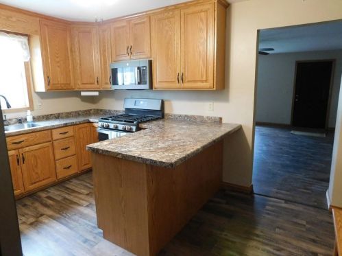 214 7th St, Ladysmith, WI 54848-1923