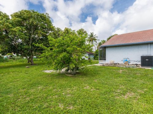 5272 Lake Blvd, Delray Beach FL  33484-4270 exterior
