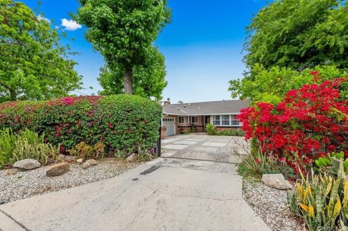 15445 Camarillo St, Van Nuys, CA 91403-1040