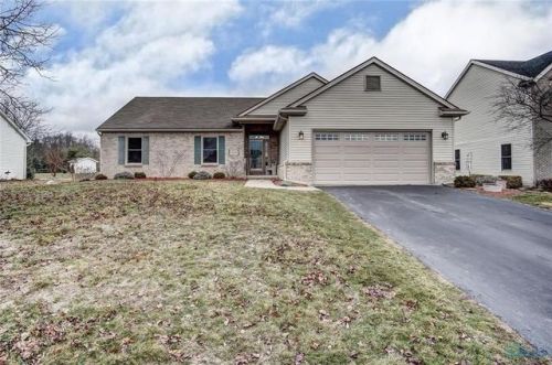 7804 Harvest Gold Dr, Holland, OH 43528-8359