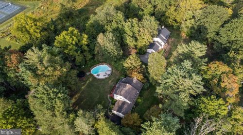 1421 Sugartown Rd, Berwyn PA  19312-1820 exterior