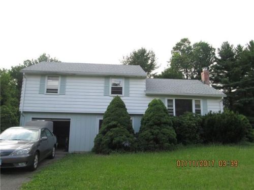 33 Nolan Dr, Bloomfield CT  06002-2013 exterior