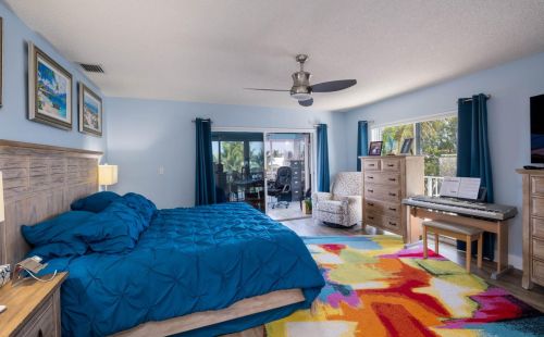 16 Corrine Pl, Key Largo FL 33037-4203 exterior