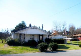539 3rd St, Newport, TN 37821-4045