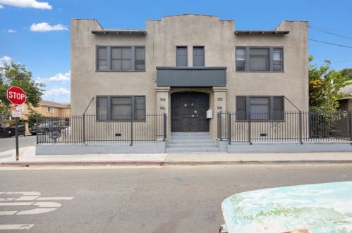 930 11th St, Long Beach CA  90813-3577 exterior