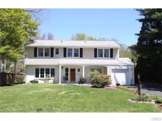 46 Hollow Oak Ln, Stamford, CT 06905-2311