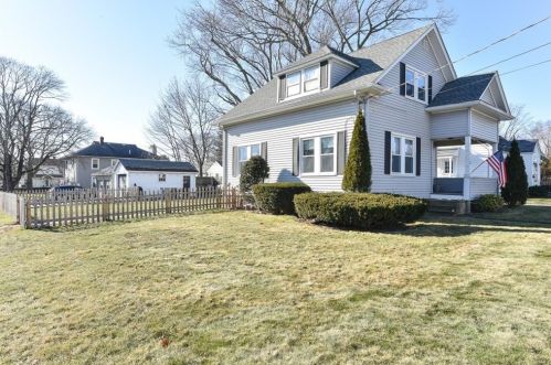 112 Chapmans Ave, Warwick, RI 02886-3016