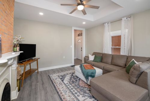 906 Greenup St, Covington KY  41011-3212 exterior