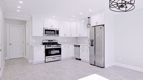 69 Pleasant Ave, Roosevelt, NY 11575-2124
