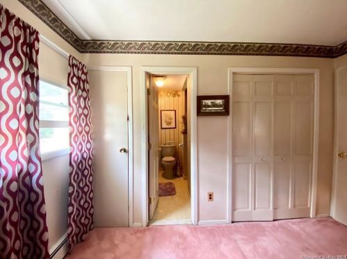 242 Dahlia Dr, Mahopac NY  10541-3768 exterior