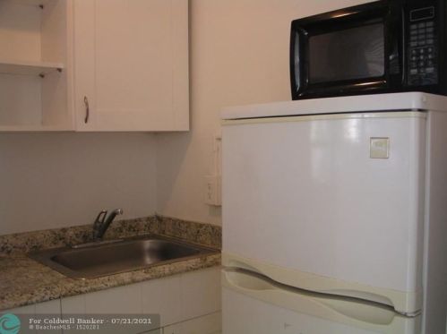 517 47th St, West Palm Beach, FL 33407-2941