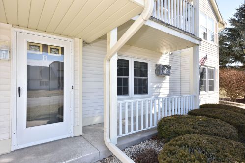 811 Rockingham Ct, West Bend, WI 53090-5604