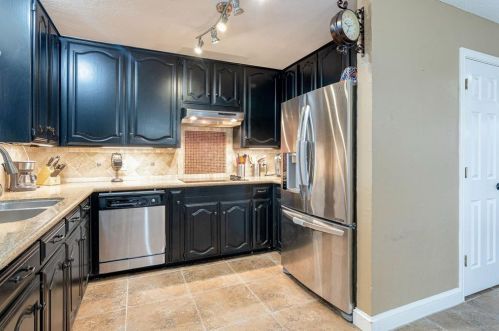 7724 Grassland Dr, Fort Worth TX 76133-7922 exterior