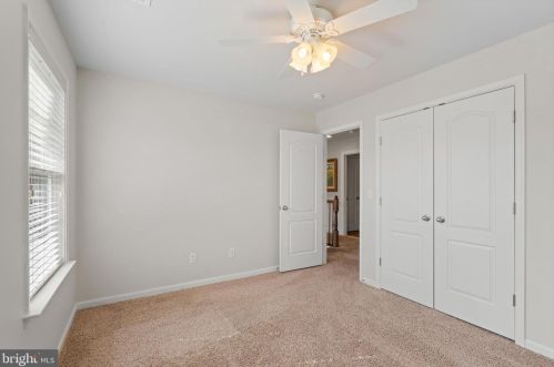 15340 Wits End Dr, Woodbridge VA  22193-5889 exterior