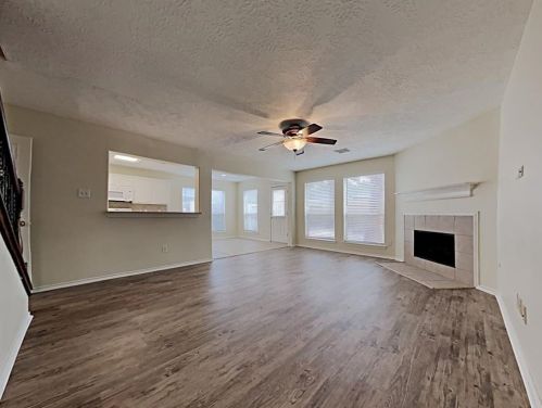 26925 Kings Crescent Dr, Humble, TX 77339-1422