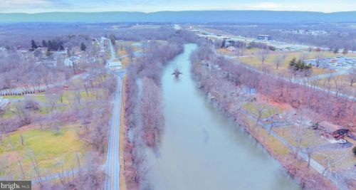 63 Willow Mill Park Rd, Navy Sup Dpt PA  17050-1757 exterior