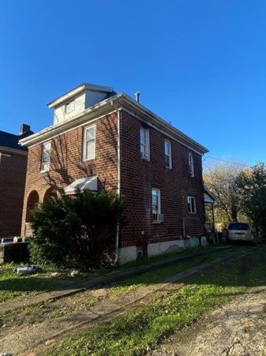 850 Cedar Ave, Hermitage, PA 16146-2506