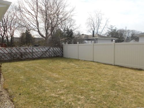 354 17th St, Deer Park NY  11729-6314 exterior