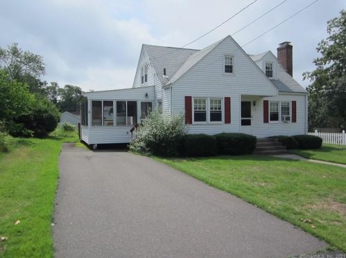39 Wedgewood Dr, Manchester, CT 06042-2736