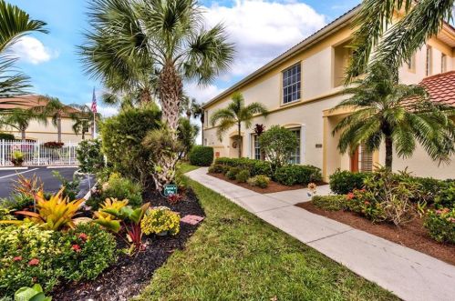 7849 Clemson St, Naples FL  34104-5357 exterior
