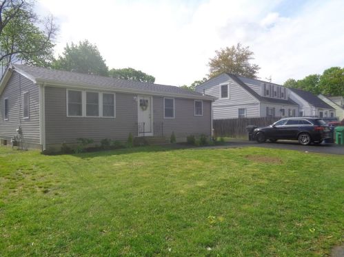 47 Arrow Ave, Warwick RI  02886-5101 exterior